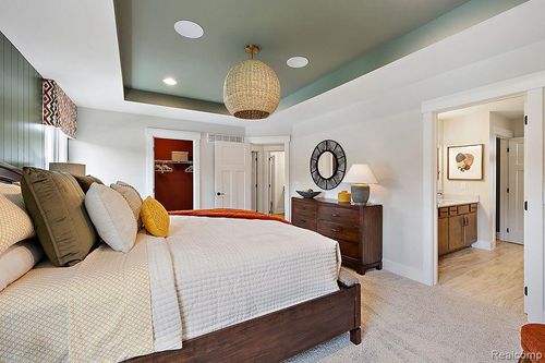 13772 Stone Falcon Dr N, Utica, MI, 48315 | Card Image