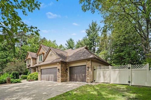 5390 Saddle Club Dr, Kalamazoo, MI, 49009-9773 | Card Image