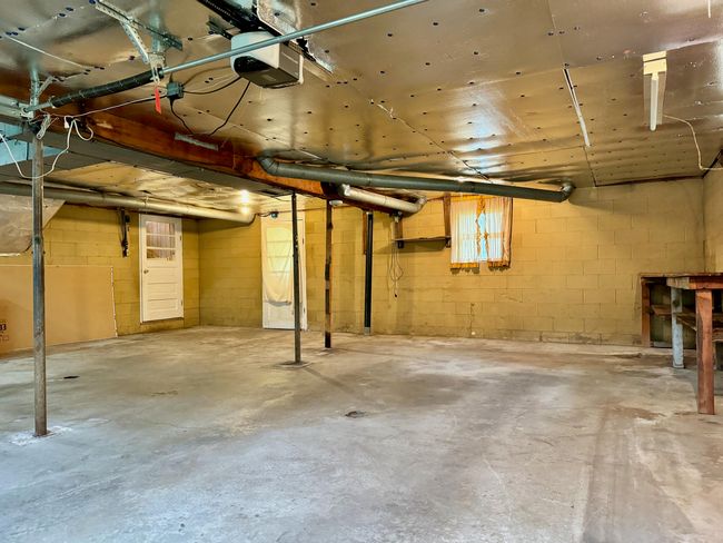 Garage 2 | Image 17