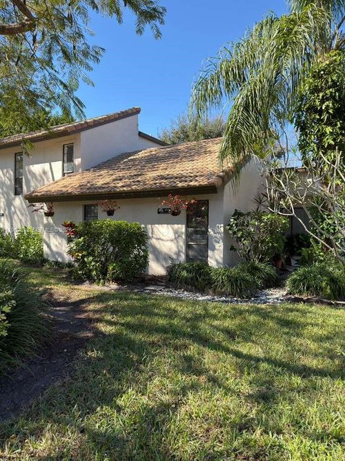 apt-308-9719 N New River Canal Rd, Plantation, FL, 33324-3437 | Card Image