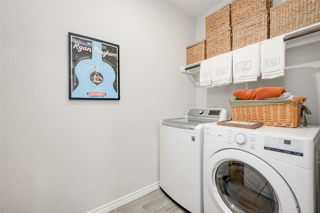Laundry area | Image 18