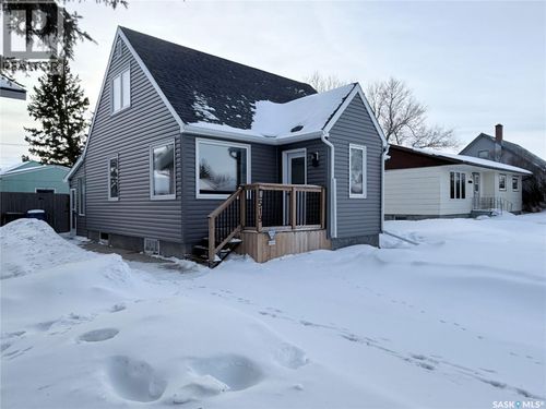 519 7 Ave W, Melville, SK, S0A2P0 | Card Image