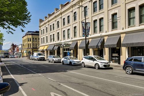 306-610 Johnson St, Victoria, ON, L1L1L1 | Card Image
