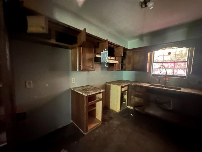 1011 County Road 678, House other with 3 bedrooms, 2 bathrooms and 2 parking in Brazoria TX | Image 8