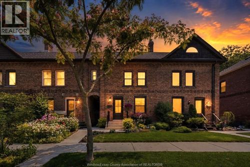 864 Monmouth Rd, Windsor, ON, N8Y3L4 | Card Image