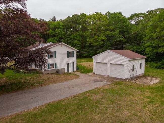 29 Ralph St, House other with 5 bedrooms, 2 bathrooms and null parking in Moosup CT | Image 17