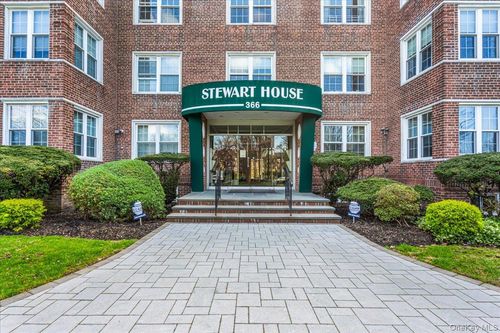c4-366 Stewart Ave, Garden City, NY, 11530-4542 | Card Image