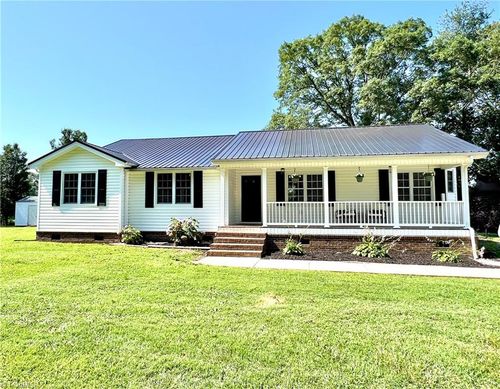 147 Dutchman Rd, Harmony, NC, 28634-9424 | Card Image