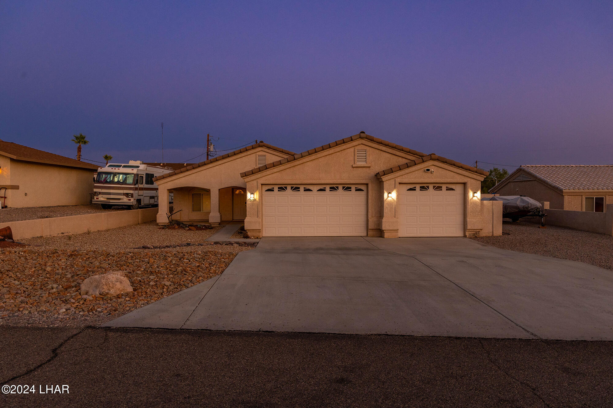 Moccasin Dr, Lake Havasu City, AZ 86406