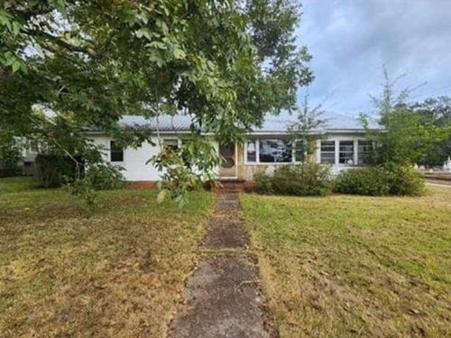 111 Dunklin St, Greenville, AL, 36037-2607 | Card Image