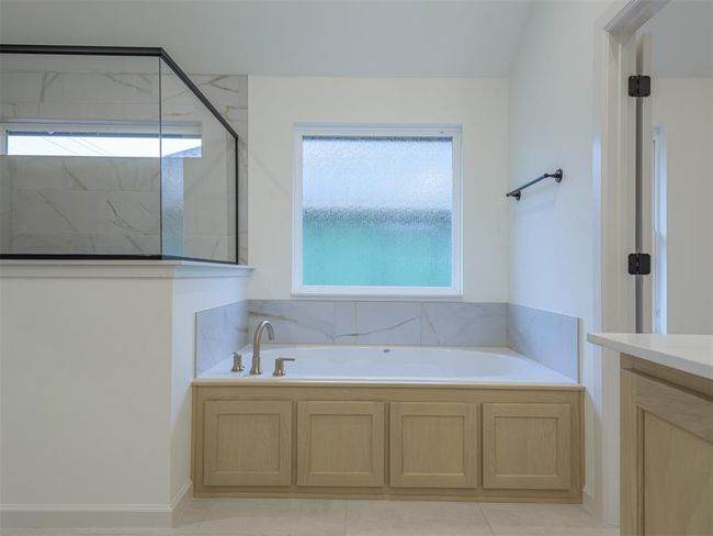 12129 Sw 45 Th Ter, House other with 4 bedrooms, 2 bathrooms and null parking in Mustang OK | Image 27