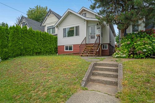 811B Dublin St, New Westminster, BC, V3M2Y5 | Card Image