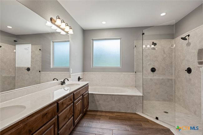 Master En Suite | Image 13