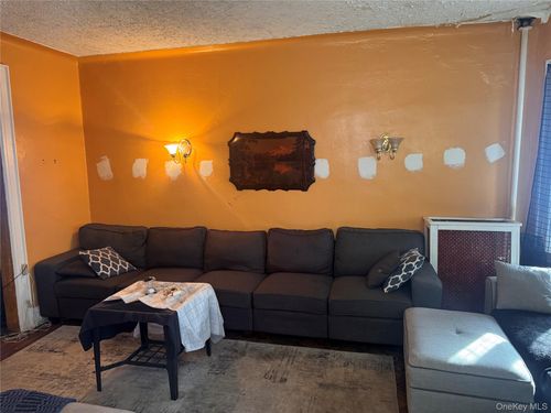 104 189th St, Saint Albans, NY, 11412-1036 | Card Image