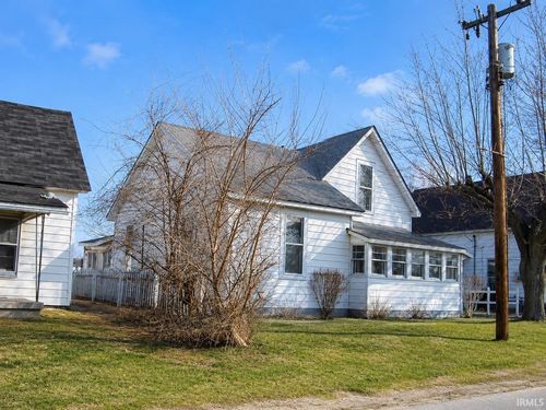 80 D St Sw, Linton, IN, 47441-2104 | Card Image