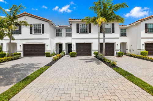 6762 Broadwater Ln, Lake Worth, FL, 33467-8601 | Card Image