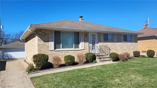 4736 Deborah Lynn Dr, Brooklyn, OH, 44144-3001 | Card Image
