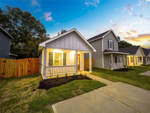16331 Jasmine Marie Pl, Conroe, TX, 77306-1412 | Card Image