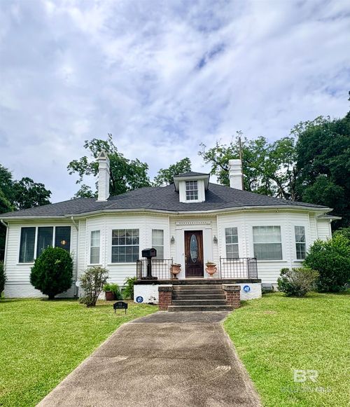 115 E Mcmillan St, Evergreen, AL, 36401-2934 | Card Image