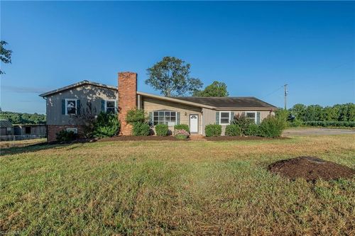 1013 Hobbie Horse Ln, Boonville, NC, 27011-8598 | Card Image