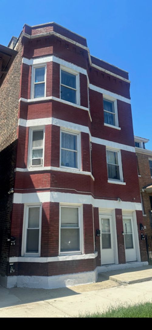 1-b-8356 S Mackinaw Ave, Chicago, IL, 60617-2677 | Card Image