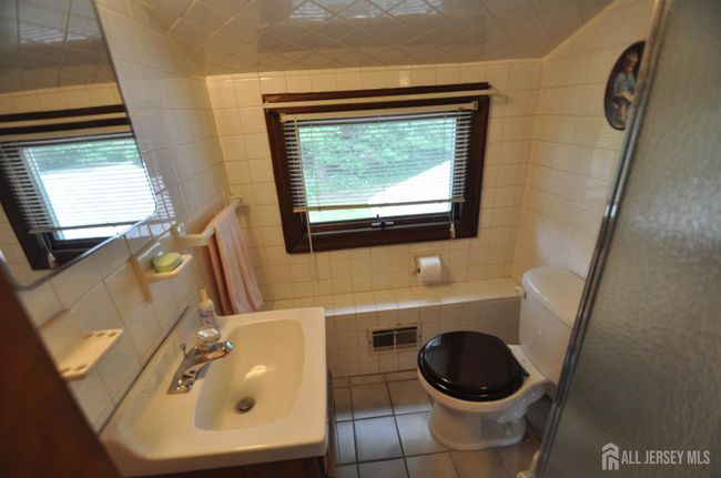 19 Clark Pl, House other with 5 bedrooms, 2 bathrooms and null parking in Avenel NJ | Image 28