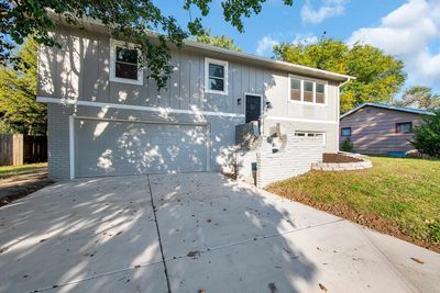 605 Fairview Ave, House other with 3 bedrooms, 2 bathrooms and null parking in Newton KS | Image 1