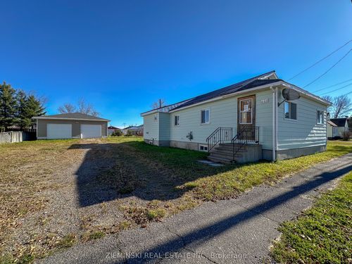 460 Zealand Ave, Iroquois Falls, ON, P0K1E0 | Card Image