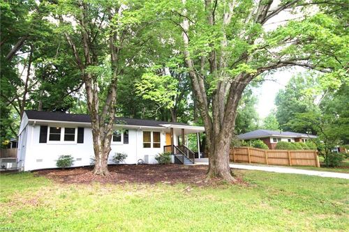 2904 Shamrock Dr, Greensboro, NC, 27408-3518 | Card Image