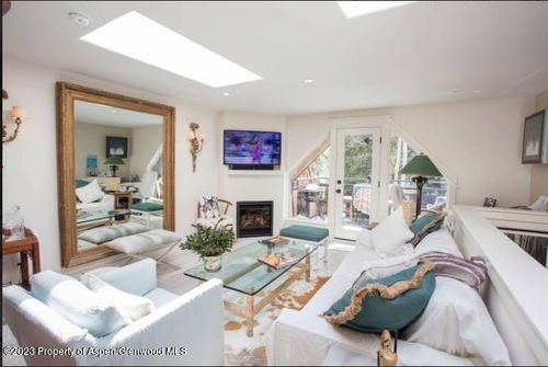 apt-7-108 W Hyman Ave, Aspen, CO, 81611-1755 | Card Image