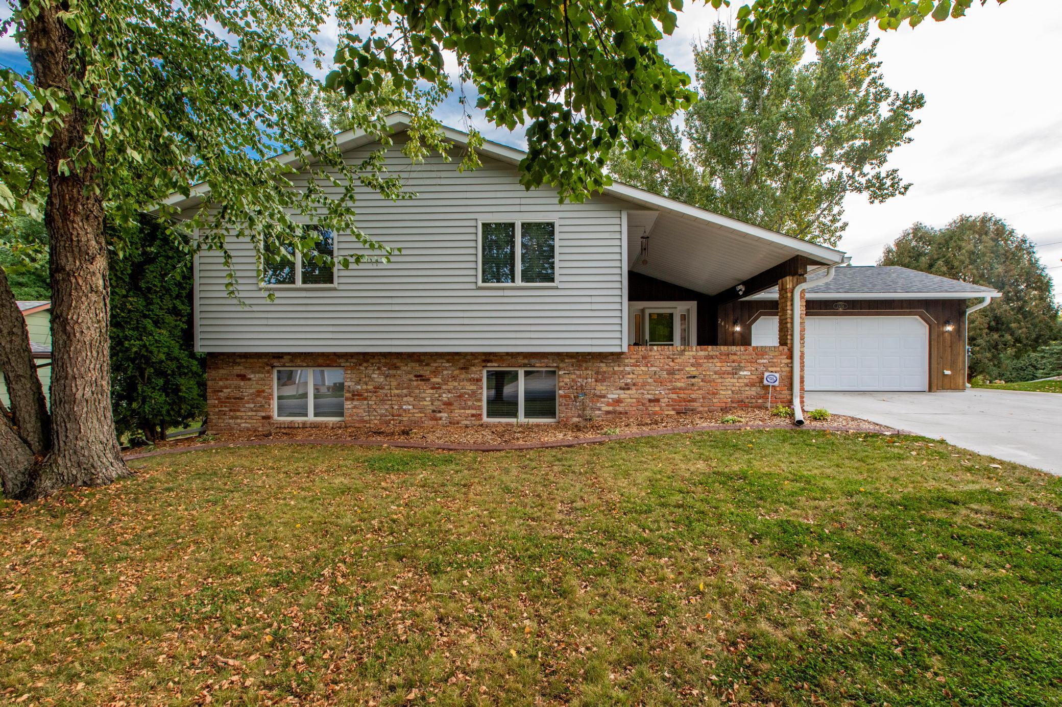 Meadow Hills Dr, Rochester, MN 55902