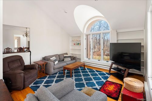 17 Highview Rd, Pound Ridge, NY, 10576-1311 | Card Image