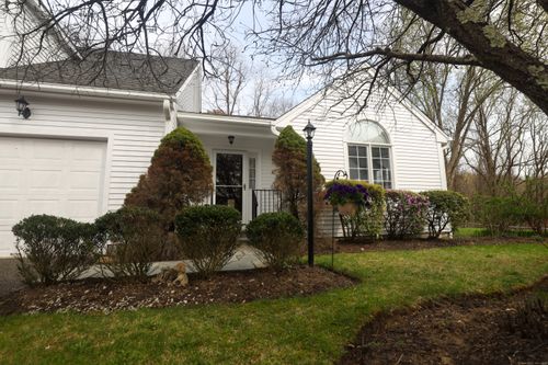 93-93 Quarry Ridge Rd, New Preston Marble Dale, CT, 06777-1624 | Card Image