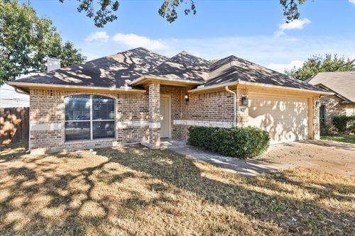 317 Grace Cir, Hurst, TX, 76053-5747 | Card Image