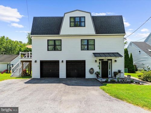 8111 Dogwood Rd, SPARROWS POINT, MD, 21219-2305 | Card Image