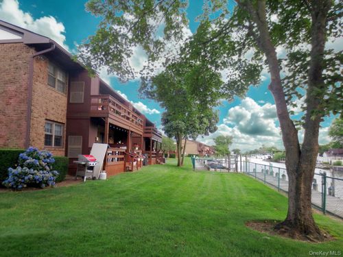 106 Mariners Way, Babylon, NY, 11726 | Card Image