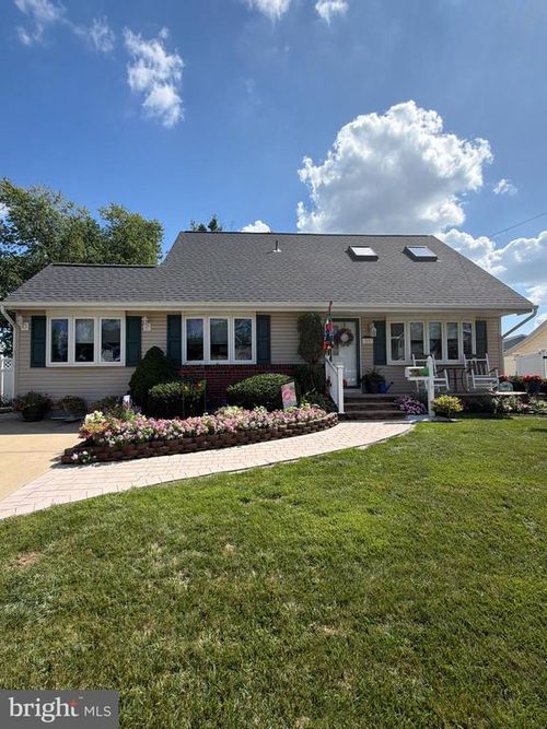 27 Sycamore Way, Hamilton, NJ, 08690 | Card Image
