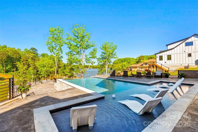 385 Squirrel Ln, House other with 5 bedrooms, 8 bathrooms and null parking in Lake Wylie SC | Image 39