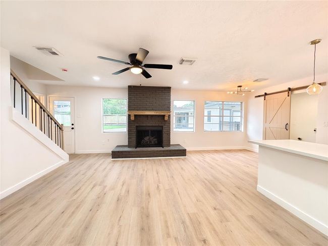Family Room | Image 18