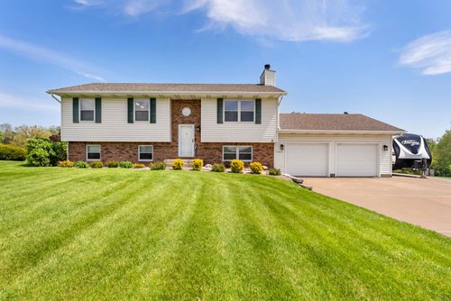 11435 95th Avenue, Blue Grass, IA, 52726 | Card Image