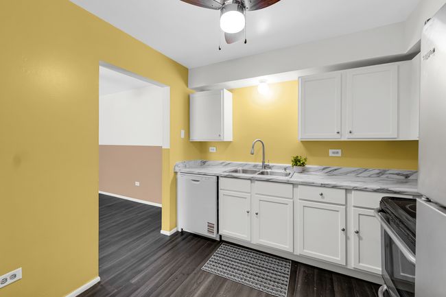 APT-1D - 18340 Glen Oak Ave, Condo with 2 bedrooms, 2 bathrooms and 1 parking in Lansing IL | Image 9