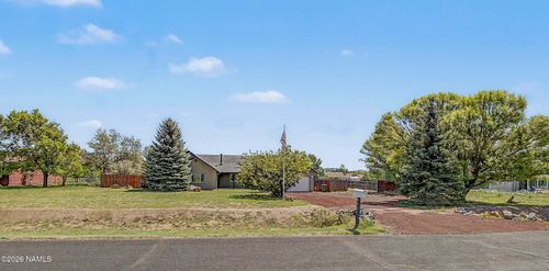 9907 Heritage Dr, Flagstaff, AZ, 86004-8218 | Card Image