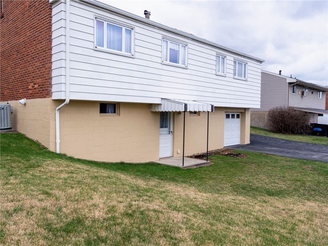 237 Connecticut Dr, House other with 3 bedrooms, 2 bathrooms and 1 parking in Lower Burrell PA | Image 5