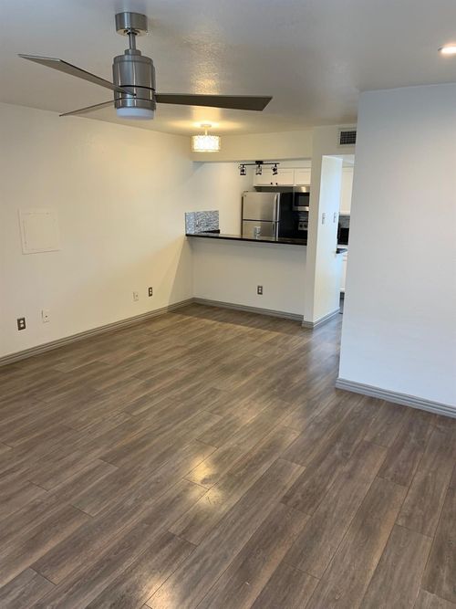 apt-218-2800 Douglas Ave, Dallas, TX, 75219-6233 | Card Image