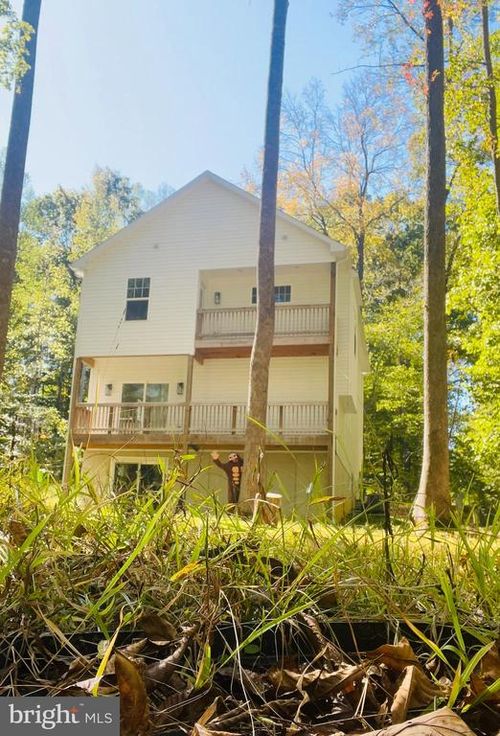 8800 Millwood Dr, SPOTSYLVANIA, VA, 22551-3317 | Card Image