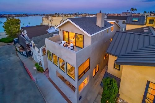 58 66th Pl, Long Beach, CA, 90803-4513 | Card Image