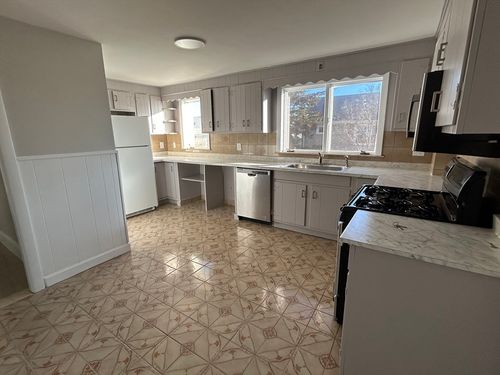 2-21 Carney St, Medford, MA, 02155 | Card Image