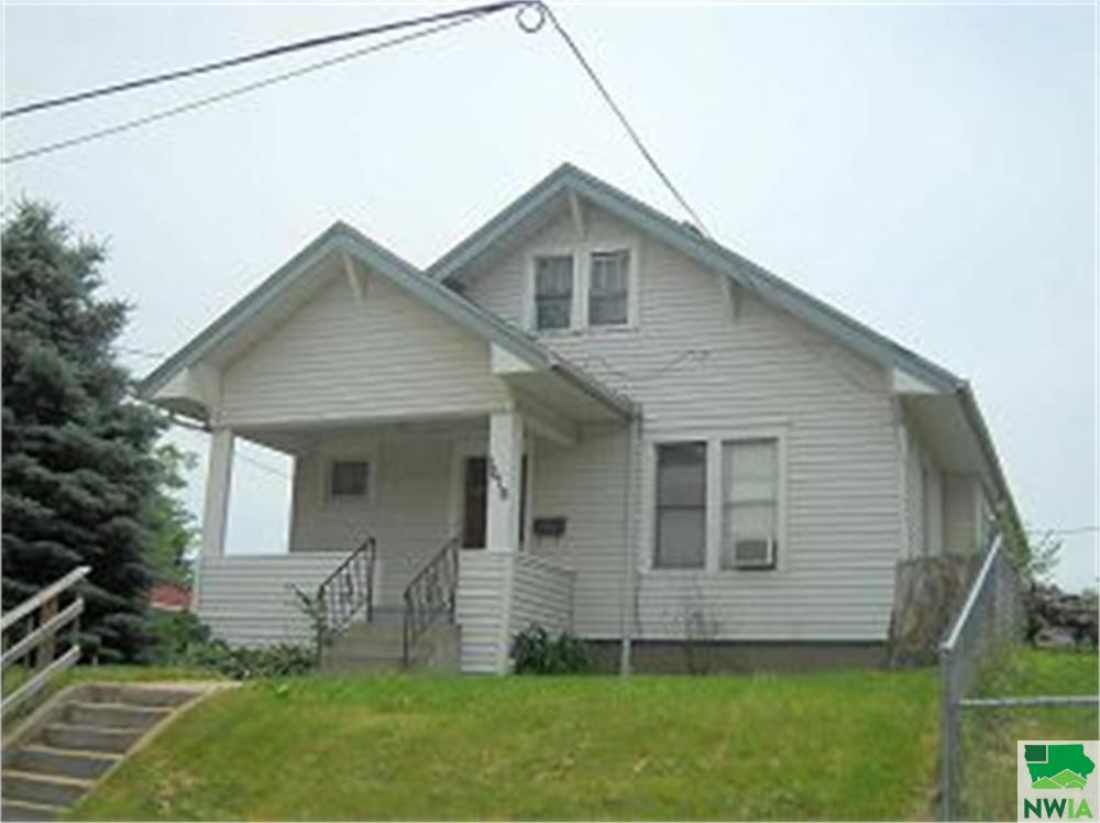 Palmer Ave, Sioux City, IA 51103