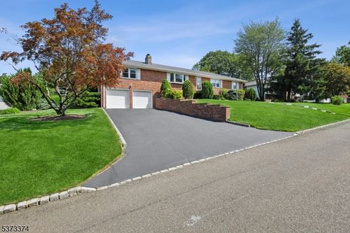 12 Douglas Dr, Towaco, NJ, 07082-1422 | Card Image