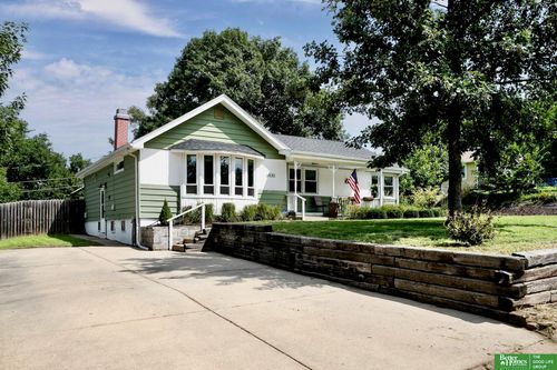 6530 Seward St, Omaha, NE, 68104-4766 | Card Image